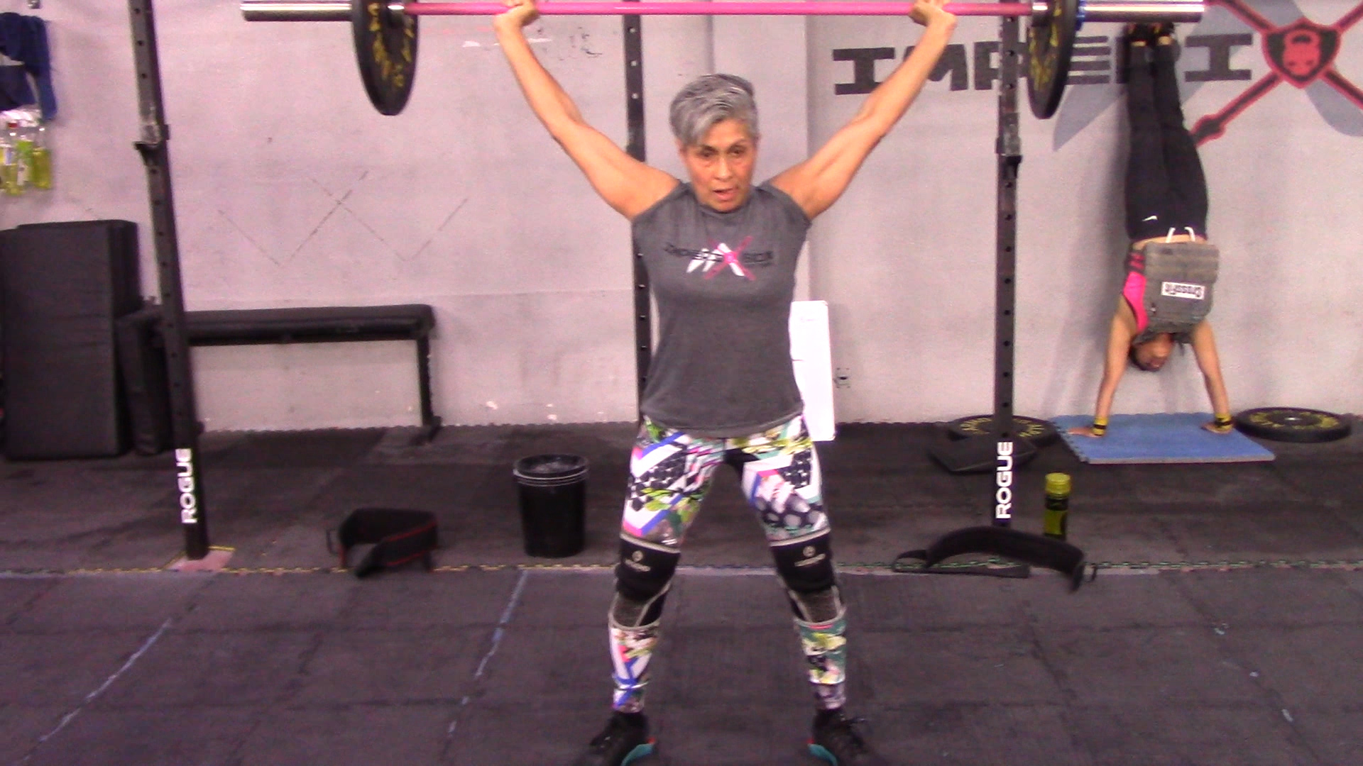 Concepción Sánchez, de 60 años de edad, obtuvo cuarto lugar en un evento de crossfit