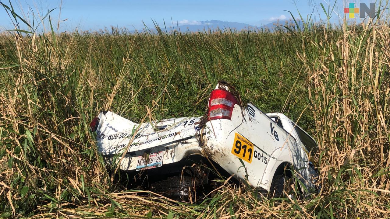 Pierde el control en carretera Coatzacoalcos-Minatitlán y termina el pantano
