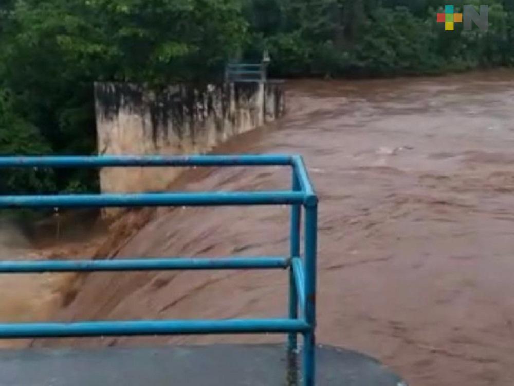Cierran presa Yuribia por turbiedad en el agua