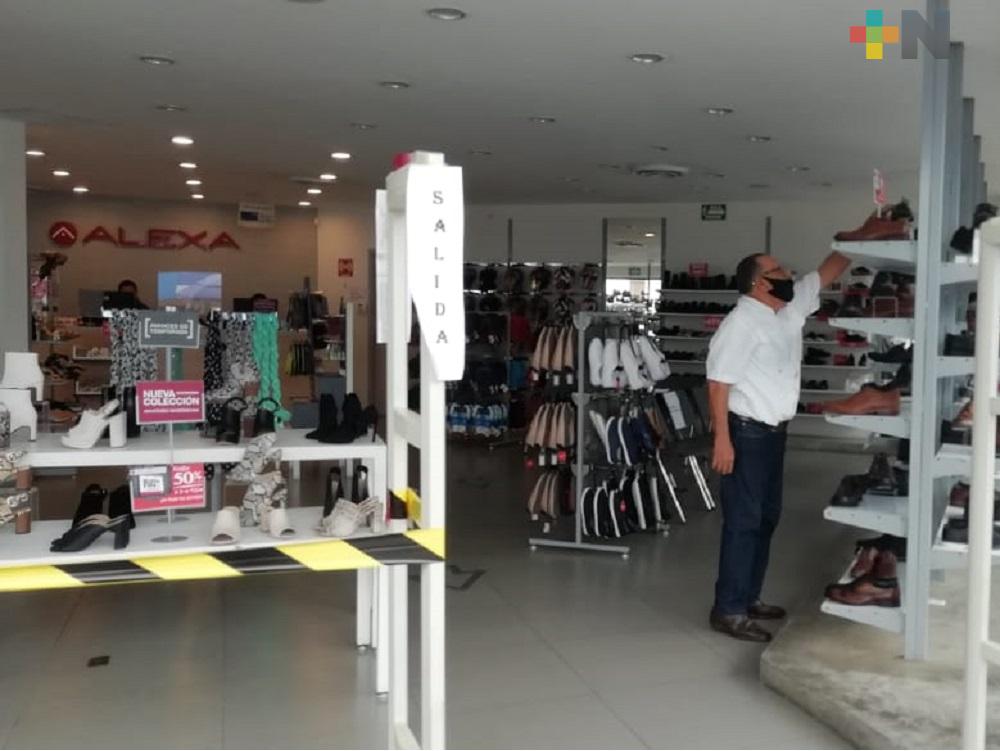 Comercios del centro de  Xalapa mantienen abiertas sus puertas