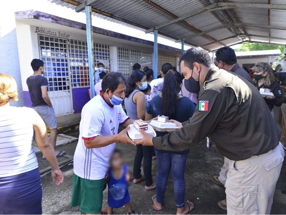 Continúa INM apoyo a personas damnificadas en Tabasco
