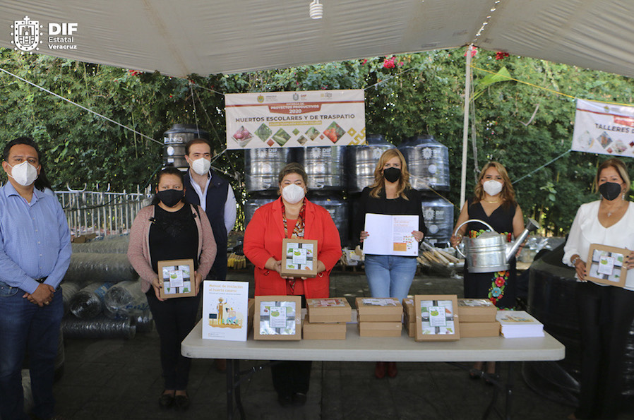 Entrega DIF estatal apoyos del programa de proyectos productivos en 38 municipios del estado