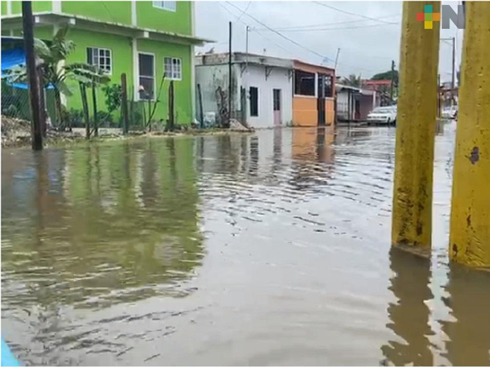 Desbordamiento de Río Tancochapan afecta cinco colonias de Las Choapas