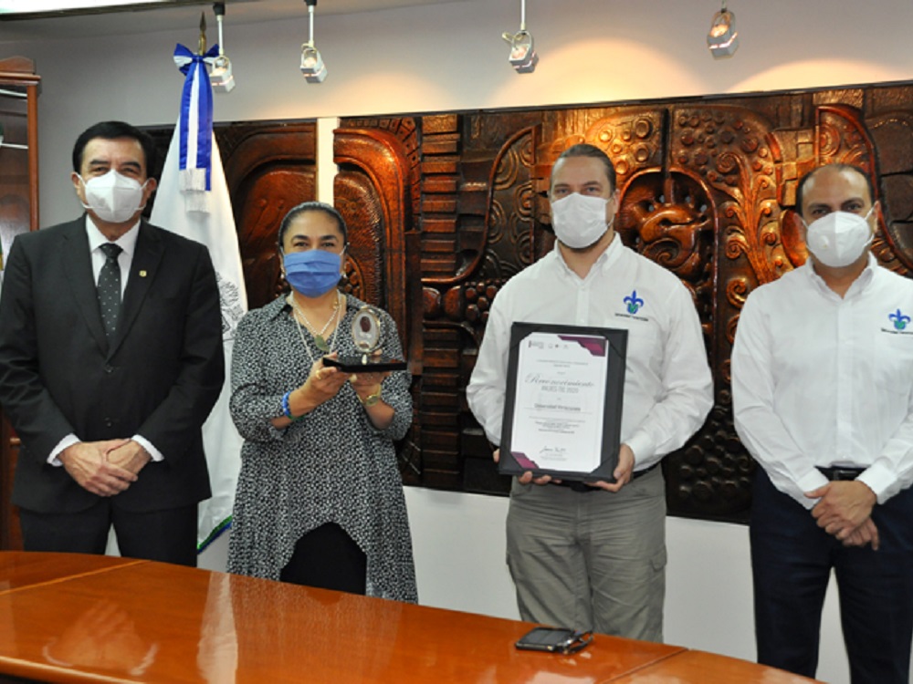 Editorial UV tiene presencia en más de 700 librerías online