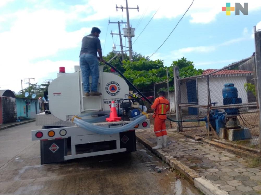 Elementos de PC Coatzacoalcos mantiene  apoyo a familias afectadas en Tabasco