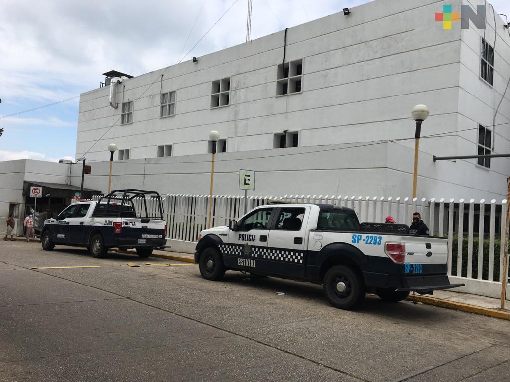 Paciente se arroja del segundo piso del Hospital Regional de Coatzacoalcos