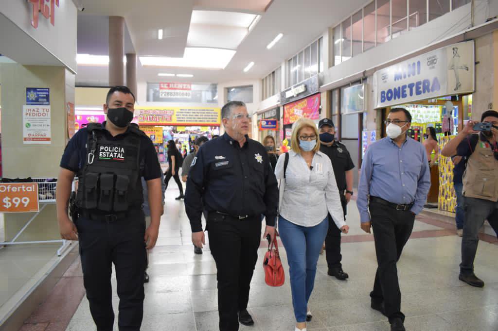 Secretario de SSP recorrió negocios del Centro de Xalapa por el Buen Fin