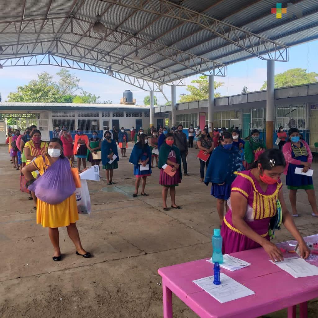 Pensión de adultos mayores aumentará a 2 mil 700 pesos el próximo año