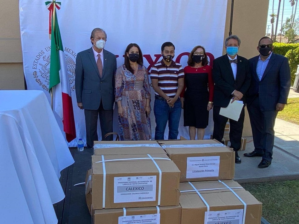 Inicia SEP entrega de Libros de Texto Gratuitos a Consulados de México en EU