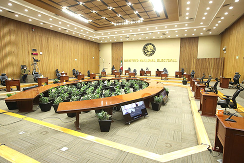 A pesar de estar en riesgo el ejercicio de revocación de mandato, el INE continúa con preparativos