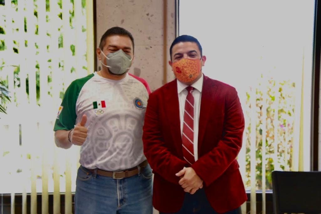 Arquero paralímpico gana bronce internacional de tiro con arco