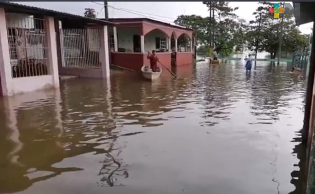 En Las Choapas habilitan 4 albergues ante posible golpe de agua en el río Tancochapa