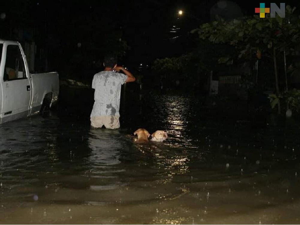 Lluvias afectan cerca de cinco mil viviendas en Coatzacoalcos y Villa Allende
