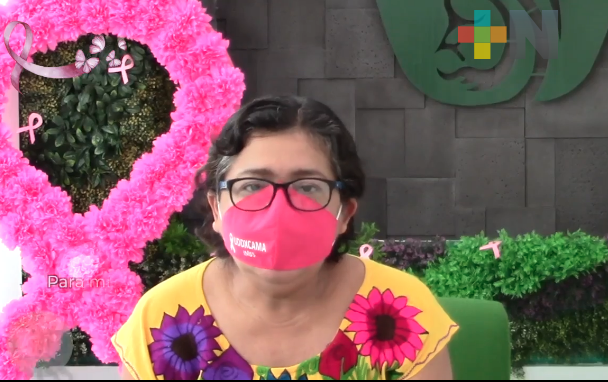 Paciente oncológico agradece su recuperación al personal médico de la Clínica de Mama del IMSS