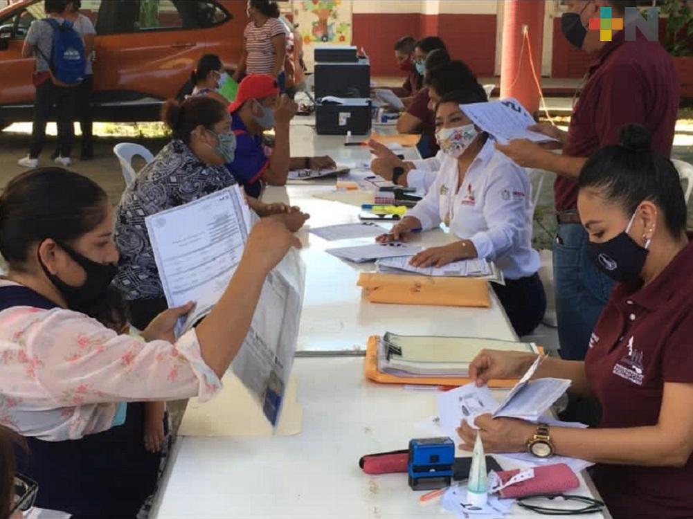 Registro Civil de Coatzacoalcos realiza brigada itinerante en congregación de Mundo Nuevo