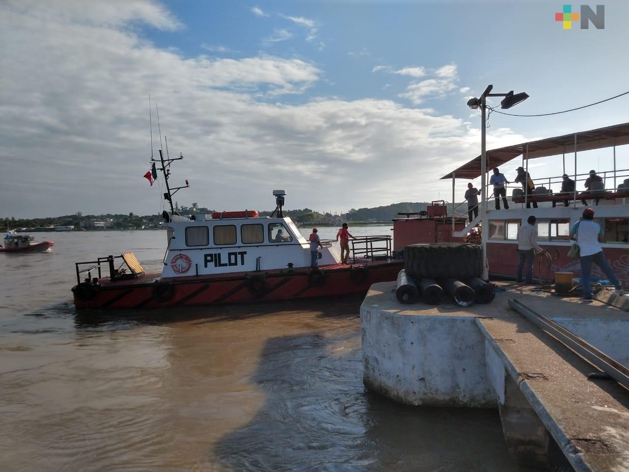 Por minutos, transbordador queda a la deriva en el río Coatzacoalcos