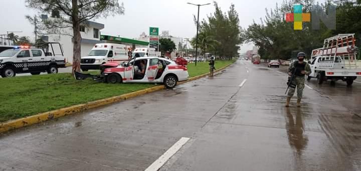 Persona fallecida y dos lesionadas deja taxi accidentado en zona conurbada Veracruz-Boca del Río