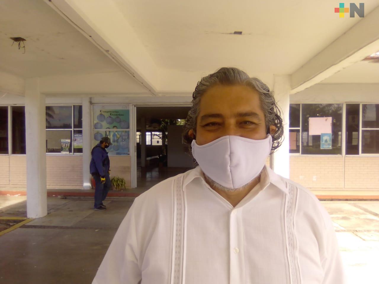 Directivos del Ilustre Instituto Veracruzano celebran rehabilitación