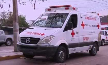 Tienda de conveniencia entrega donativo a Cruz Roja de Tuxpan
