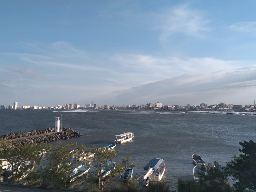 Cierran navegación a embarcaciones menores en el puerto de Veracruz