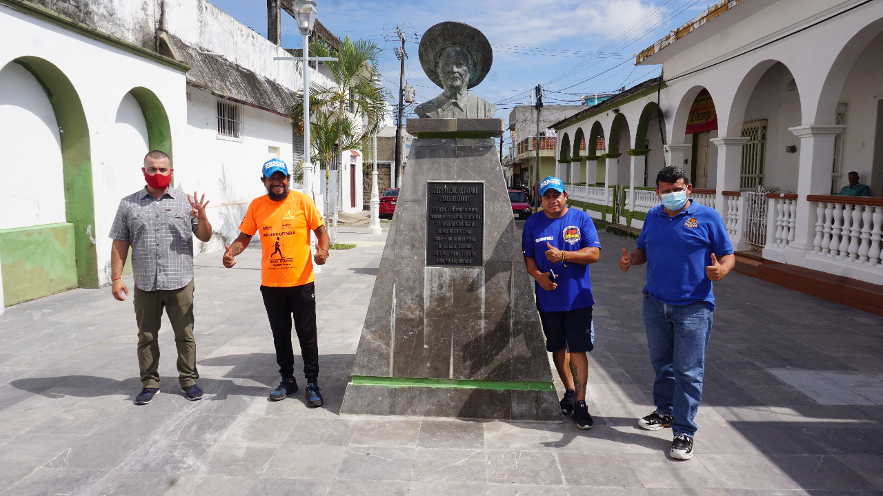Recorre Veracruz Daniel Díaz Osorno, El inquebrantable, el Forrest Gump mexicano