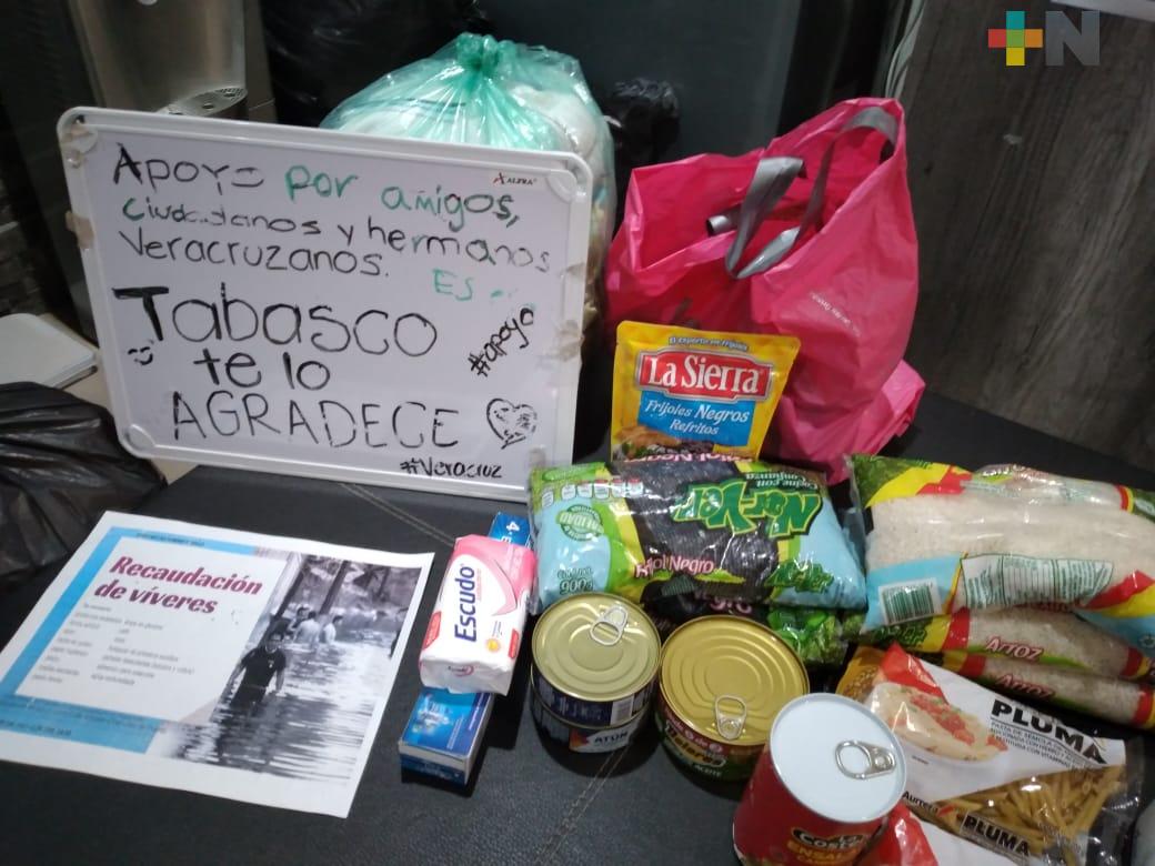 Continúa centro de acopio para damnificados de Tabasco; ya entregaron más de media tonelada de ayuda