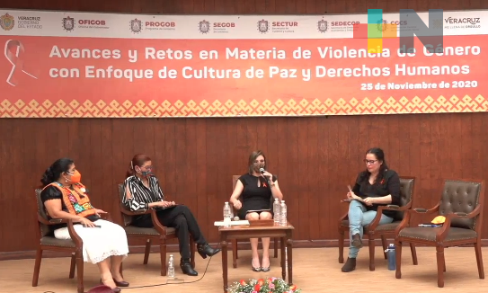 Realizan conversatorio sobre avances y retos en materia de violencia de género