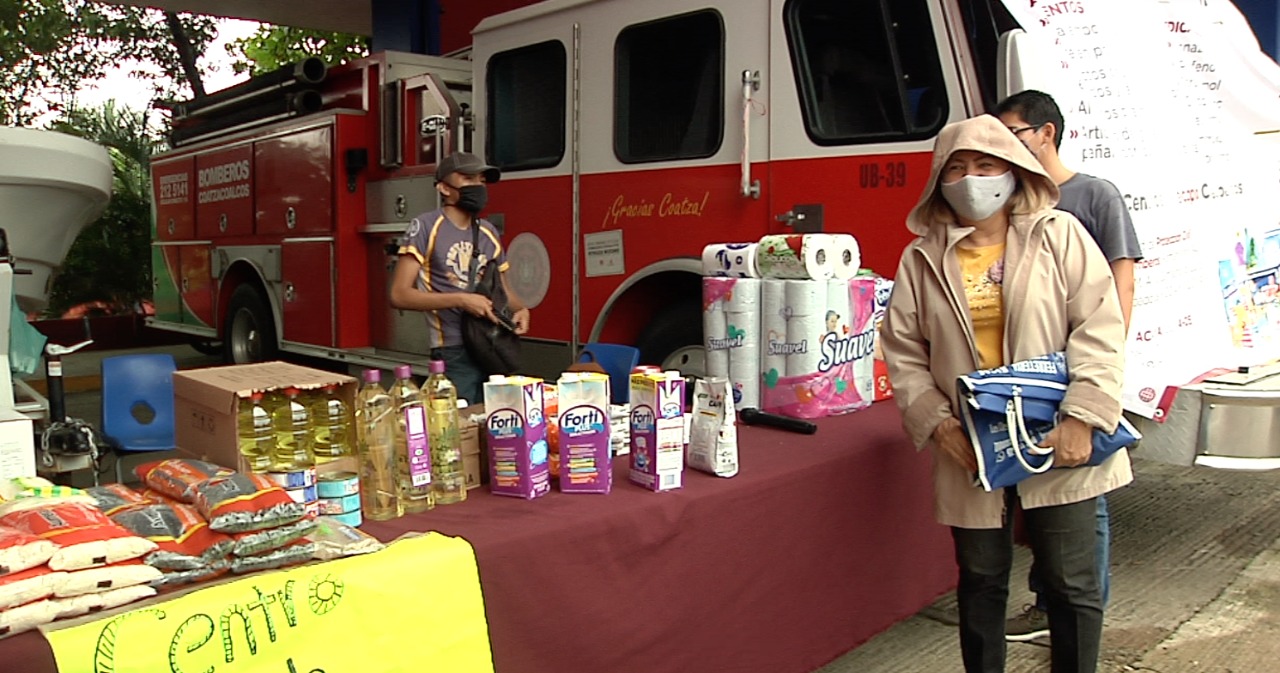 De Coatza llevan ayuda a damnificados de Tabasco