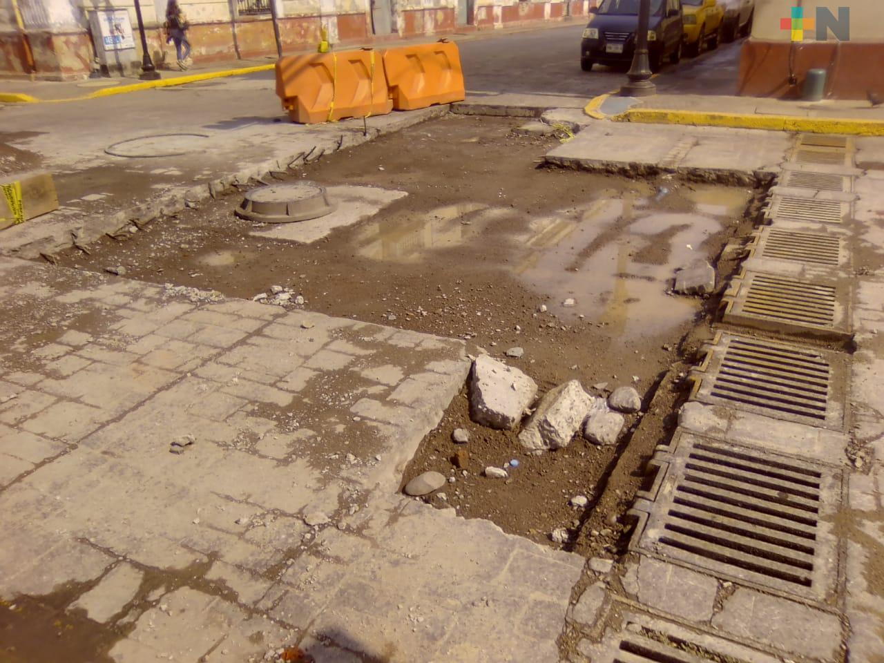 Calle Zaragoza de Veracruz continúa en reparación