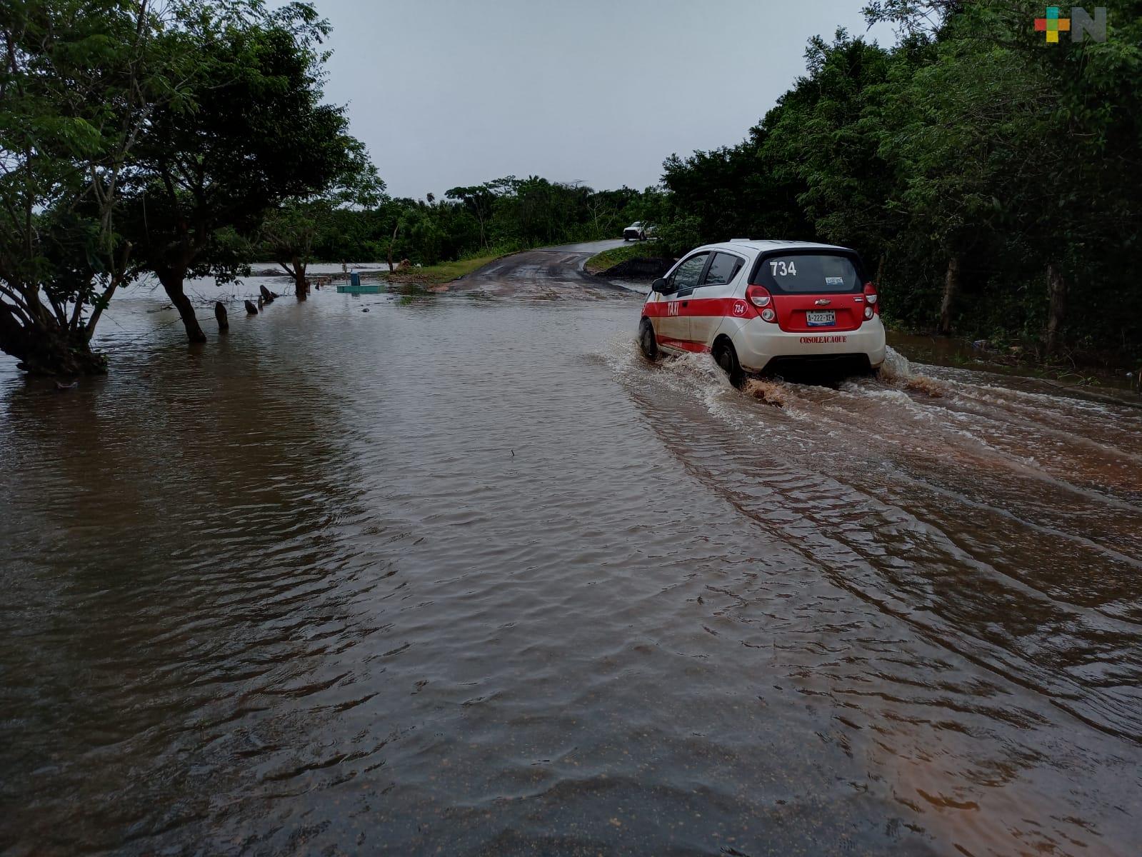 Desbordamiento de ríos  afecta cultivos de maíz y carretera Chinameca-Chapopote