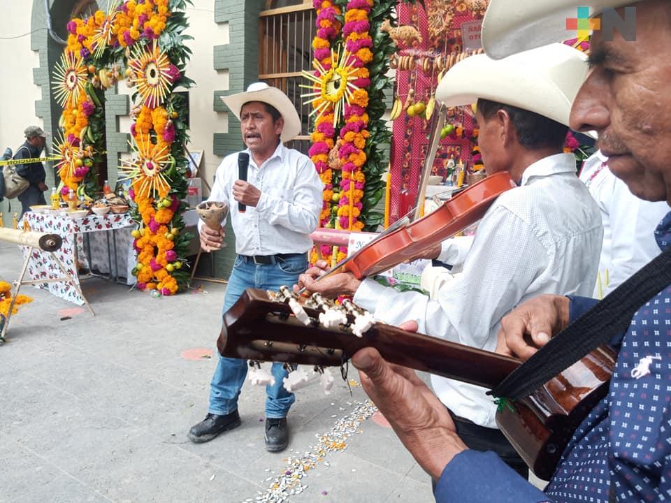 Con restricciones, se vivió el tradicional Xantolo en Ixhuatlán de Madero