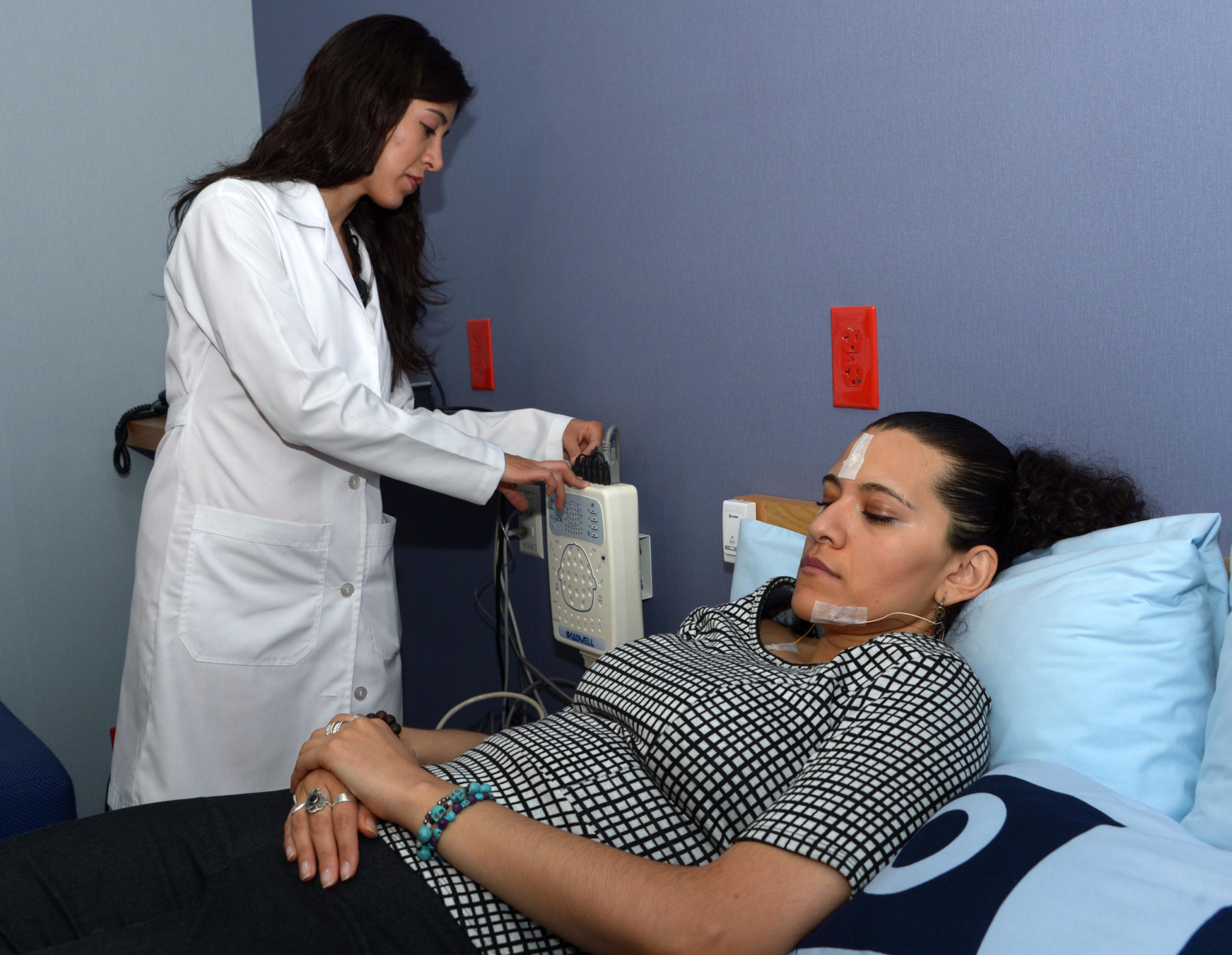 Síndrome de piernas inquietas, evidencia trastornos del sueño