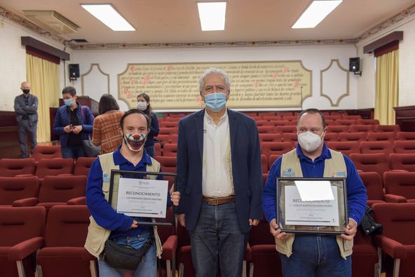 Ayuntamiento de Xalapa reconoce a primeros fotógrafos profesionales con Síndrome de Down certificados