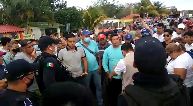 Elementos de la SSP desbloquearon carretera a la altura de Alvarado