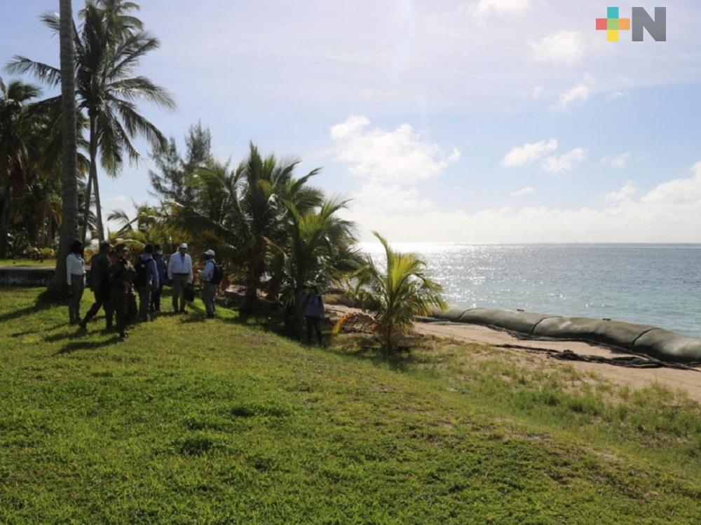 Armada de México se suma a las tareas de limpieza en la Isla de Lobos