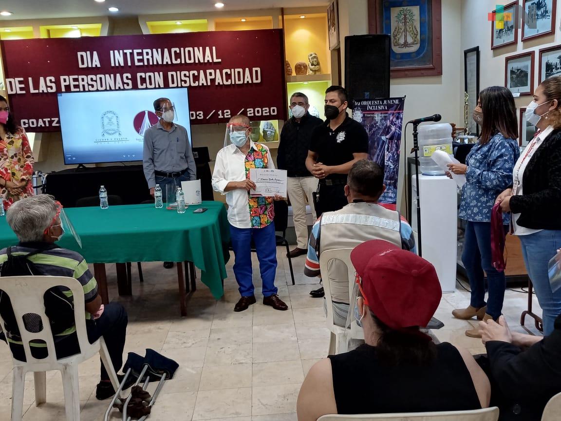 En Coatzacoalcos reconocen a las personas con discapacidad