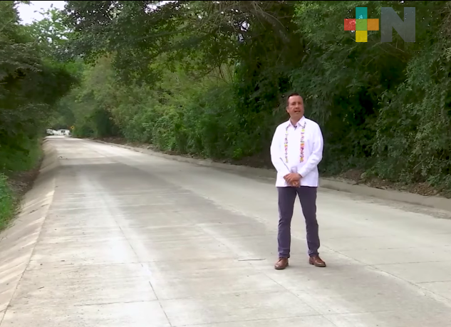 Supervisa Cuitláhuac García pavimentación de caminos en el municipio de Tantima