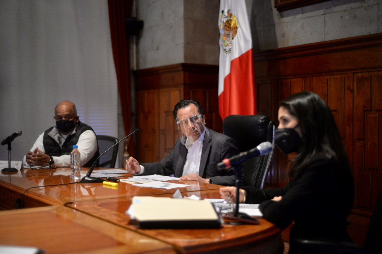 Con estrategia conjunta, atiende gobierno de Veracruz afectaciones por lluvias en Agua Dulce