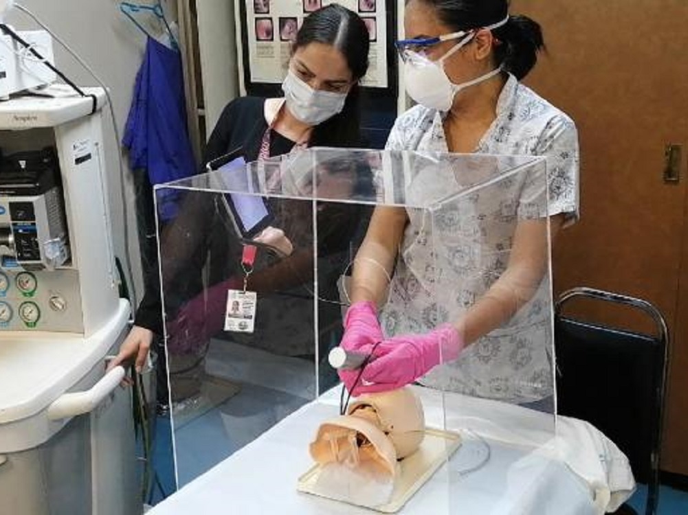 Desarrollo de video laringoscopio facilita intubación y reduce riesgos a derechohabientes del IMSS