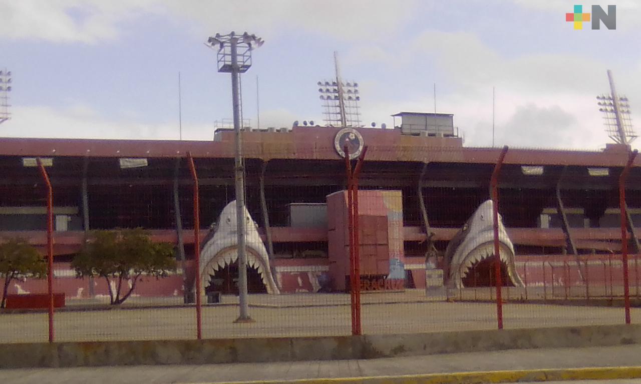 Supervisan estadio Luis de la Fuente, sede de vacunación de refuerzo