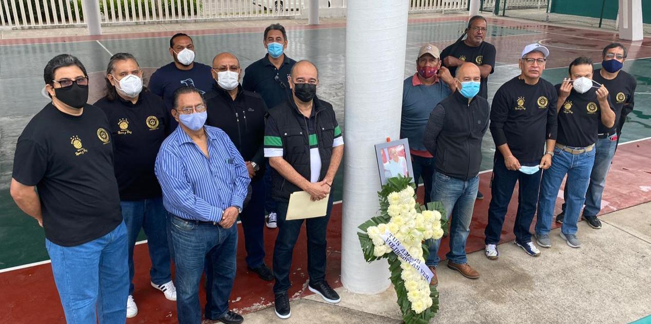 “Amor y Paz” brinda homenaje póstumo al profesor Miguel Navarro