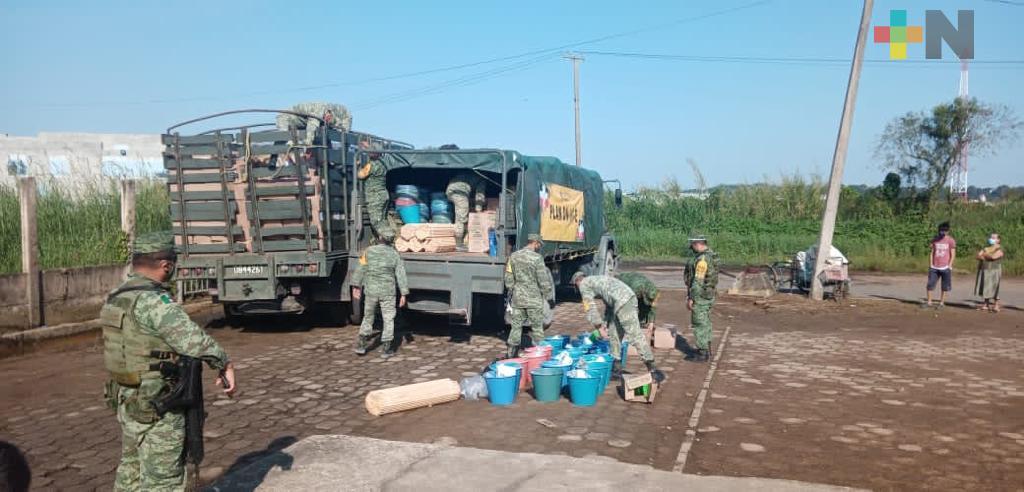 Entregan apoyos del FONDEN en Coatzacoalcos