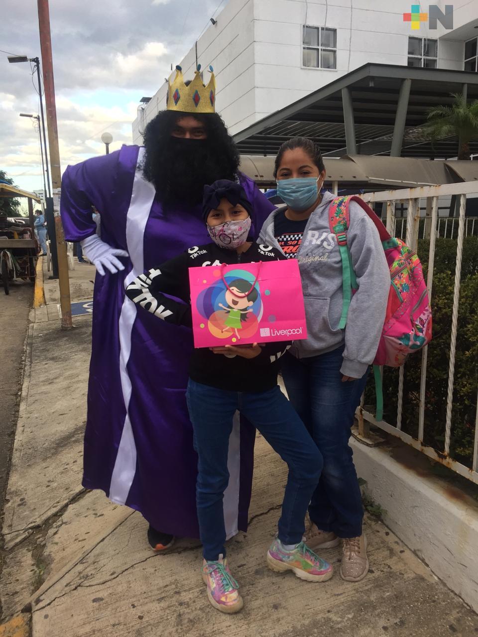 Invitan a donar juguetes apadrinando cartas de pacientes con cáncer