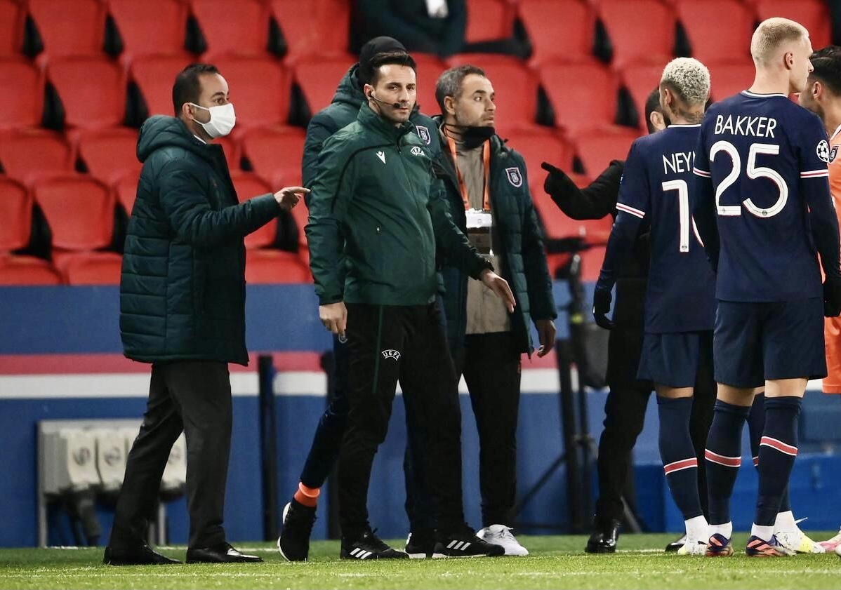 Escándalo en la Champions League, por insulto racista de un árbitro