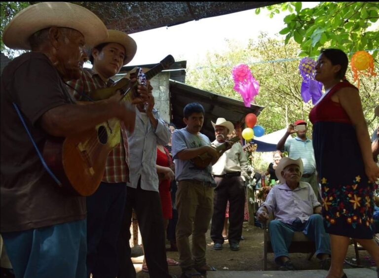 Tradiciones decembrinas de las regiones de Los Tuxtlas y el Totonacapan en Casas de la Cultura IVEC