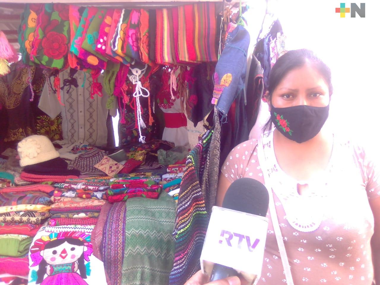 Por festejos presenciales, aumenta afluencia de personas cerca de Catedral de Veracruz