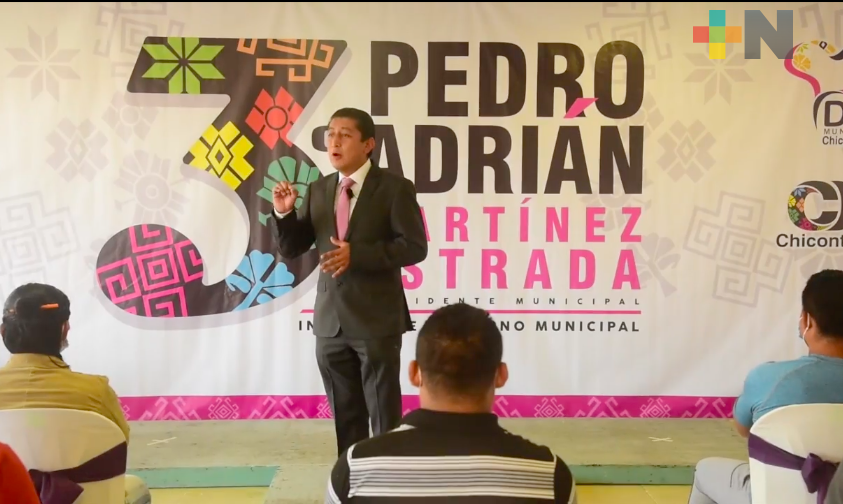 Alcalde de Chicontepec presenta su tercer informe