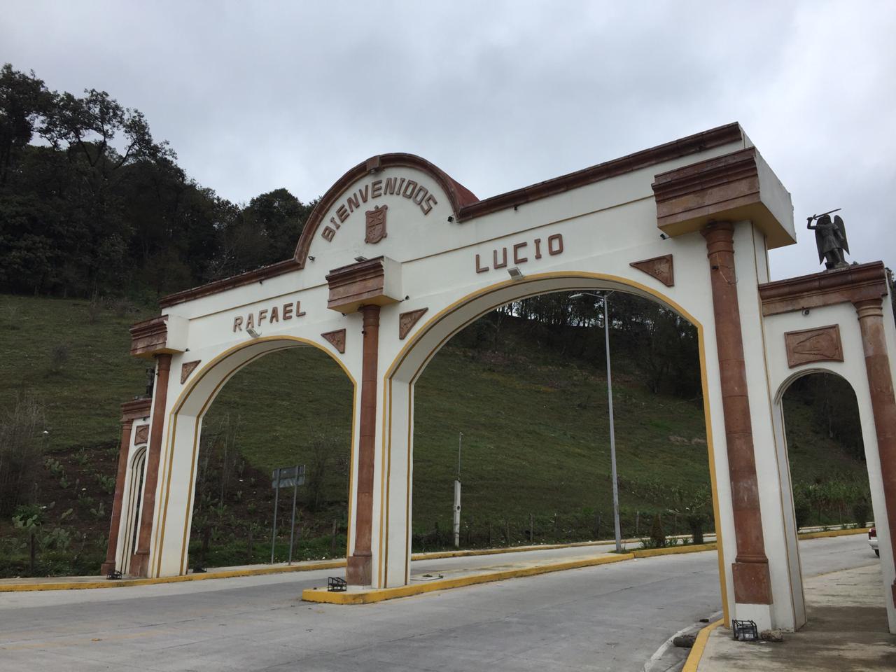 Entrada al municipio de Rafael Lucio