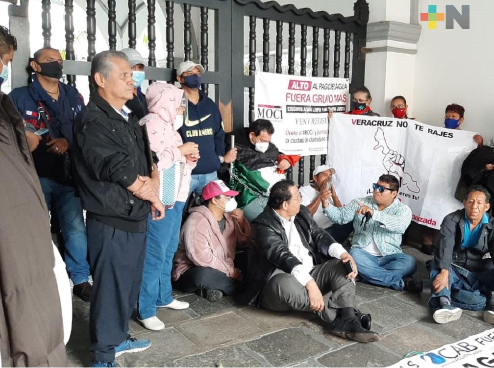 Sin contemplar uso de  la  fuerza pública para desalojar a manifestantes de Ayuntamiento de Veracruz