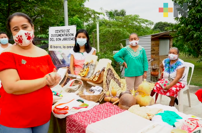 Xóchitl Arbesú invita a comprar artesanías del municipio de Jáltipan